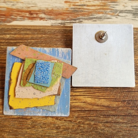 VTG pierced earrings and matching pin. - Picture 3 of 4